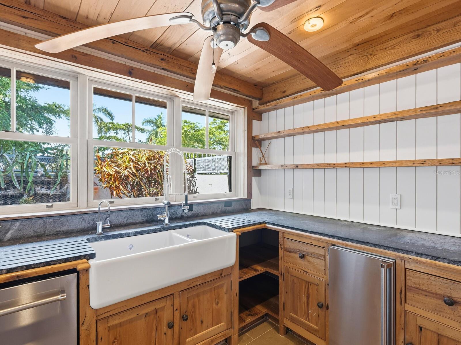 SAINT ARMANDS DIV JOHN RINGLING ESTATES - Residential