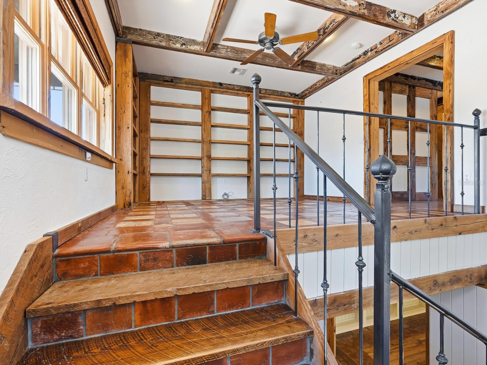 SAINT ARMANDS DIV JOHN RINGLING ESTATES - Residential