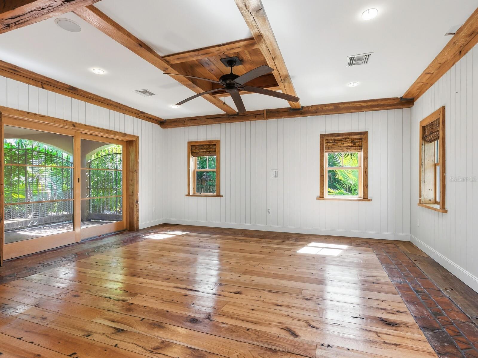 SAINT ARMANDS DIV JOHN RINGLING ESTATES - Residential