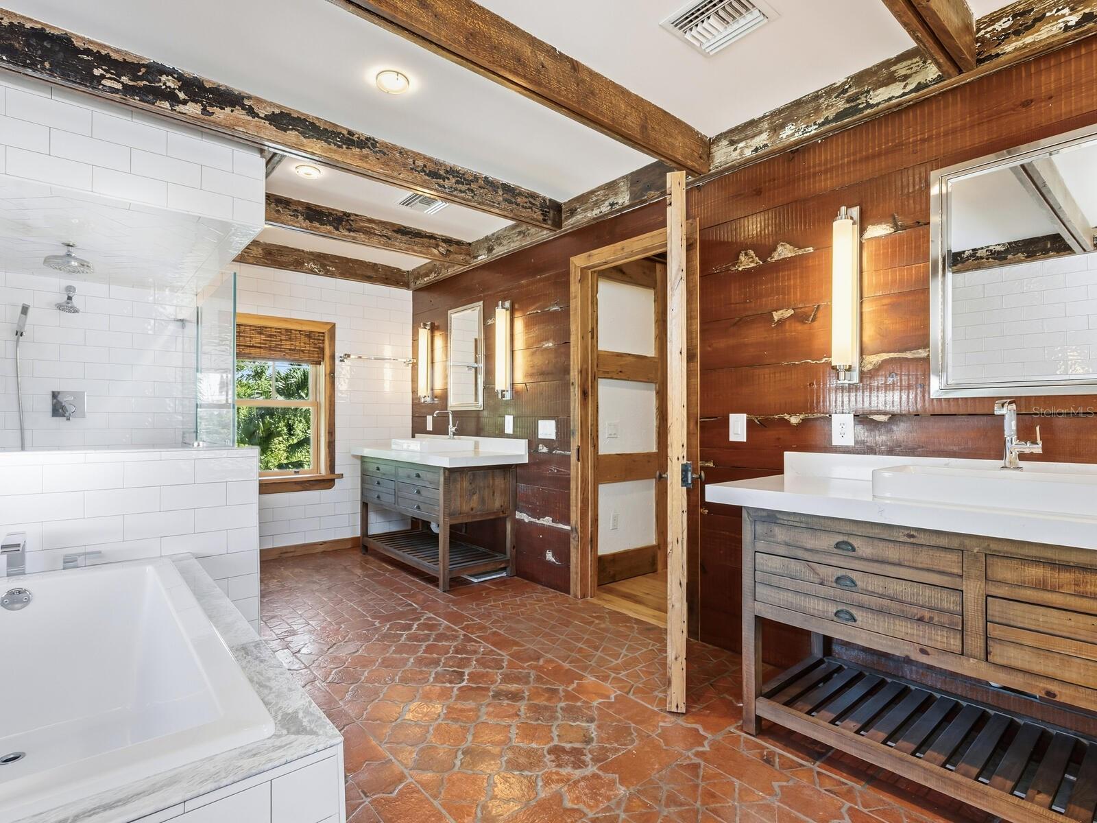 SAINT ARMANDS DIV JOHN RINGLING ESTATES - Residential