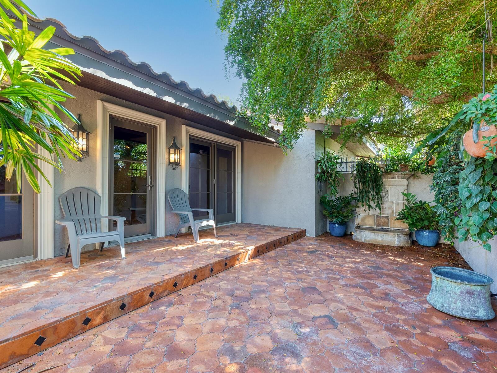 SAINT ARMANDS DIV JOHN RINGLING ESTATES - Residential