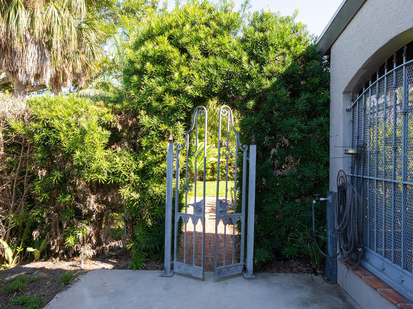 SAINT ARMANDS DIV JOHN RINGLING ESTATES - Residential