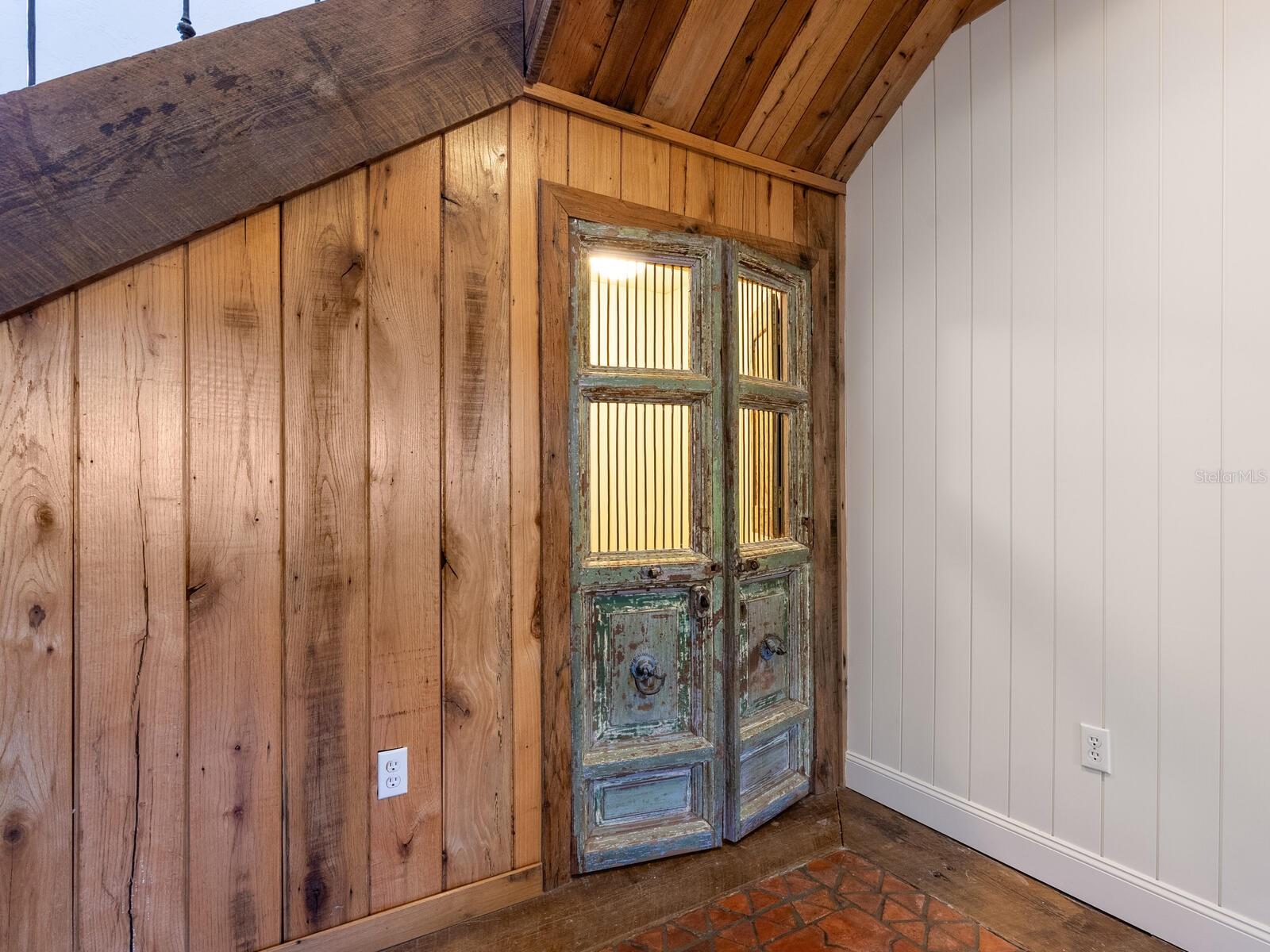 SAINT ARMANDS DIV JOHN RINGLING ESTATES - Residential