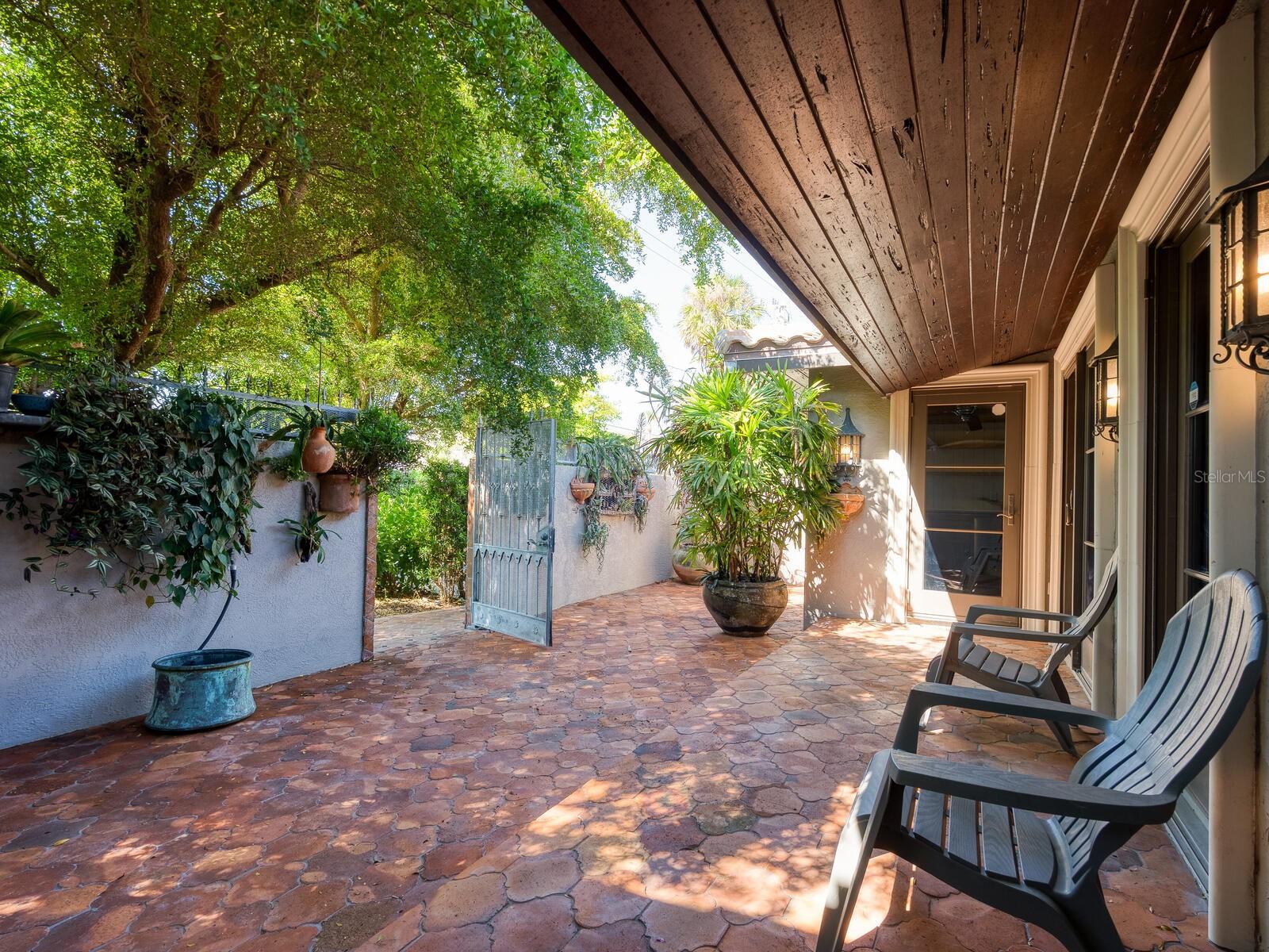 SAINT ARMANDS DIV JOHN RINGLING ESTATES - Residential