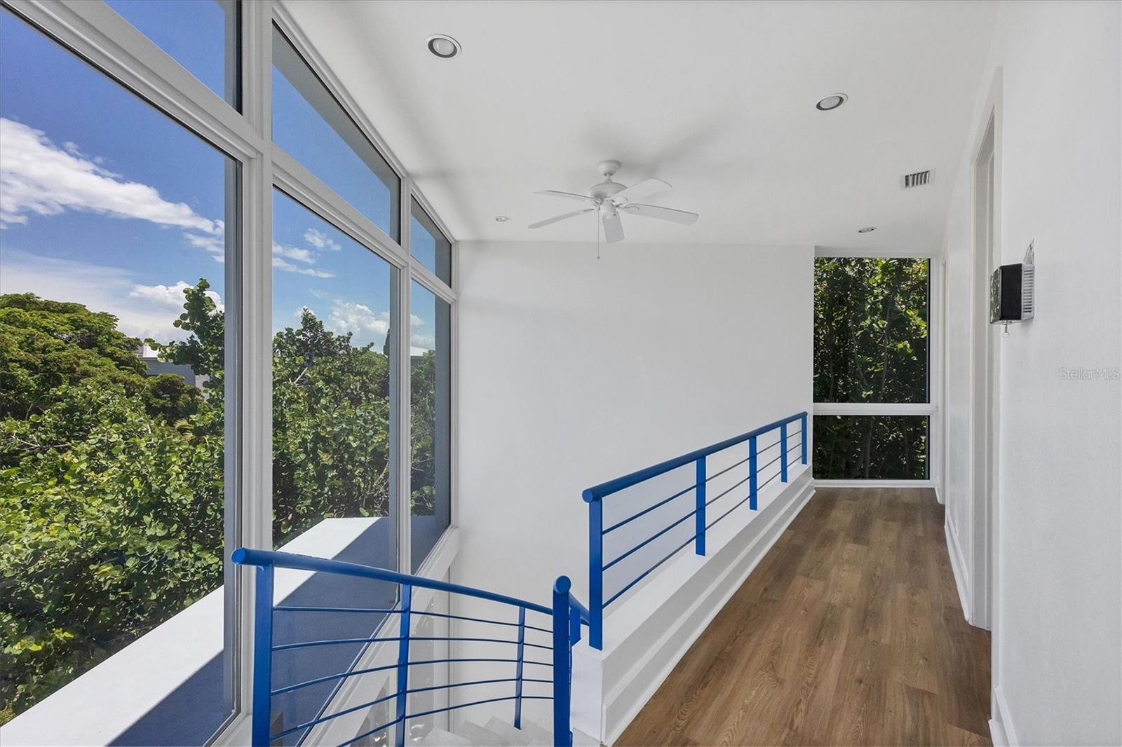 H & M ASSOC - Residential Lease