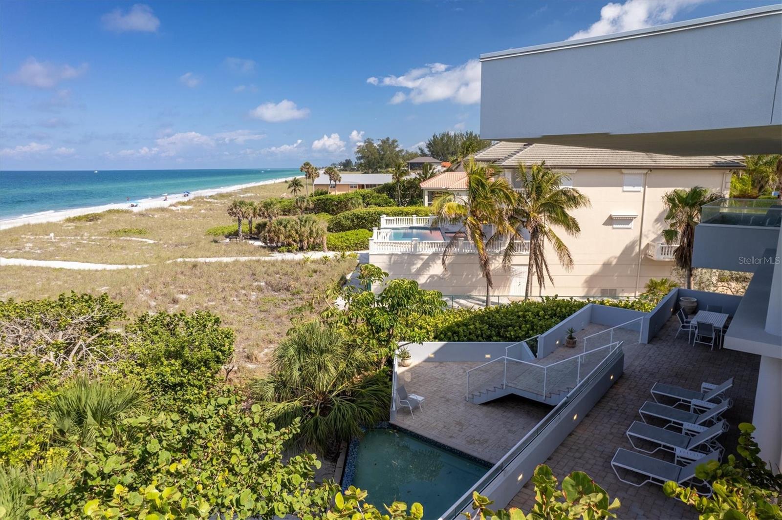 H & M ASSOC - Residential Lease