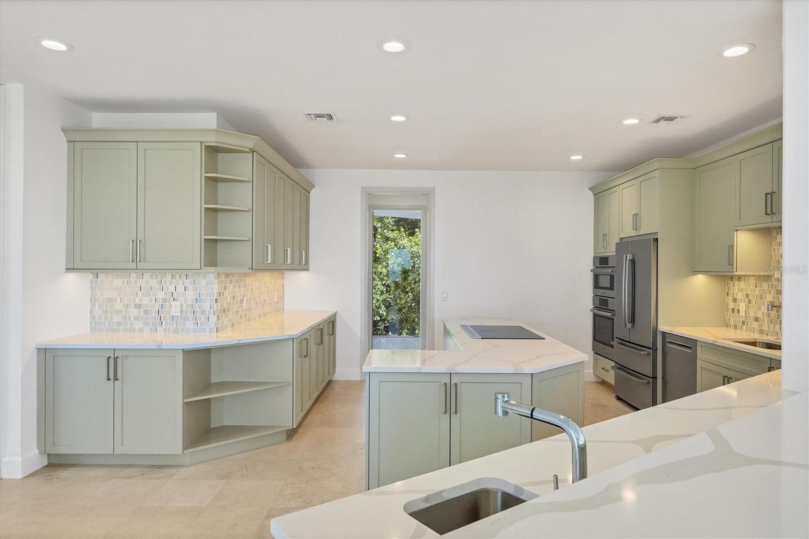 H & M ASSOC - Residential Lease