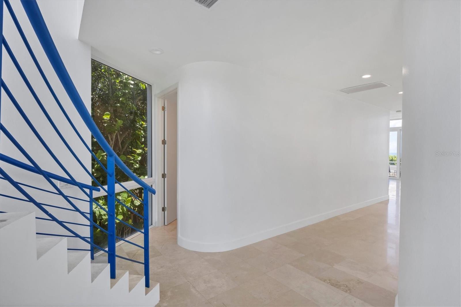 H & M ASSOC - Residential Lease