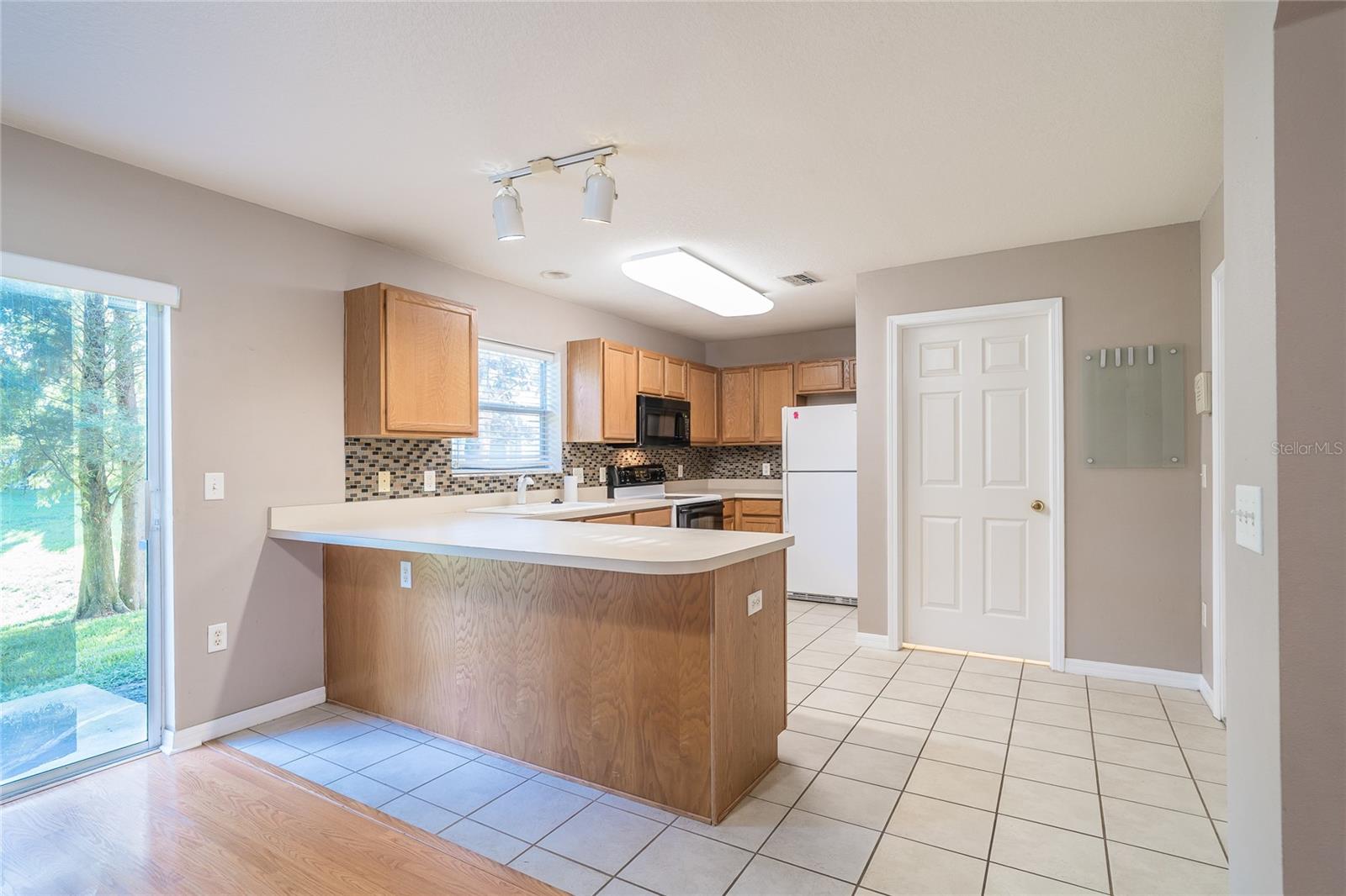 OAKWOOD TERRACE TWNHMS PHAS - Residential