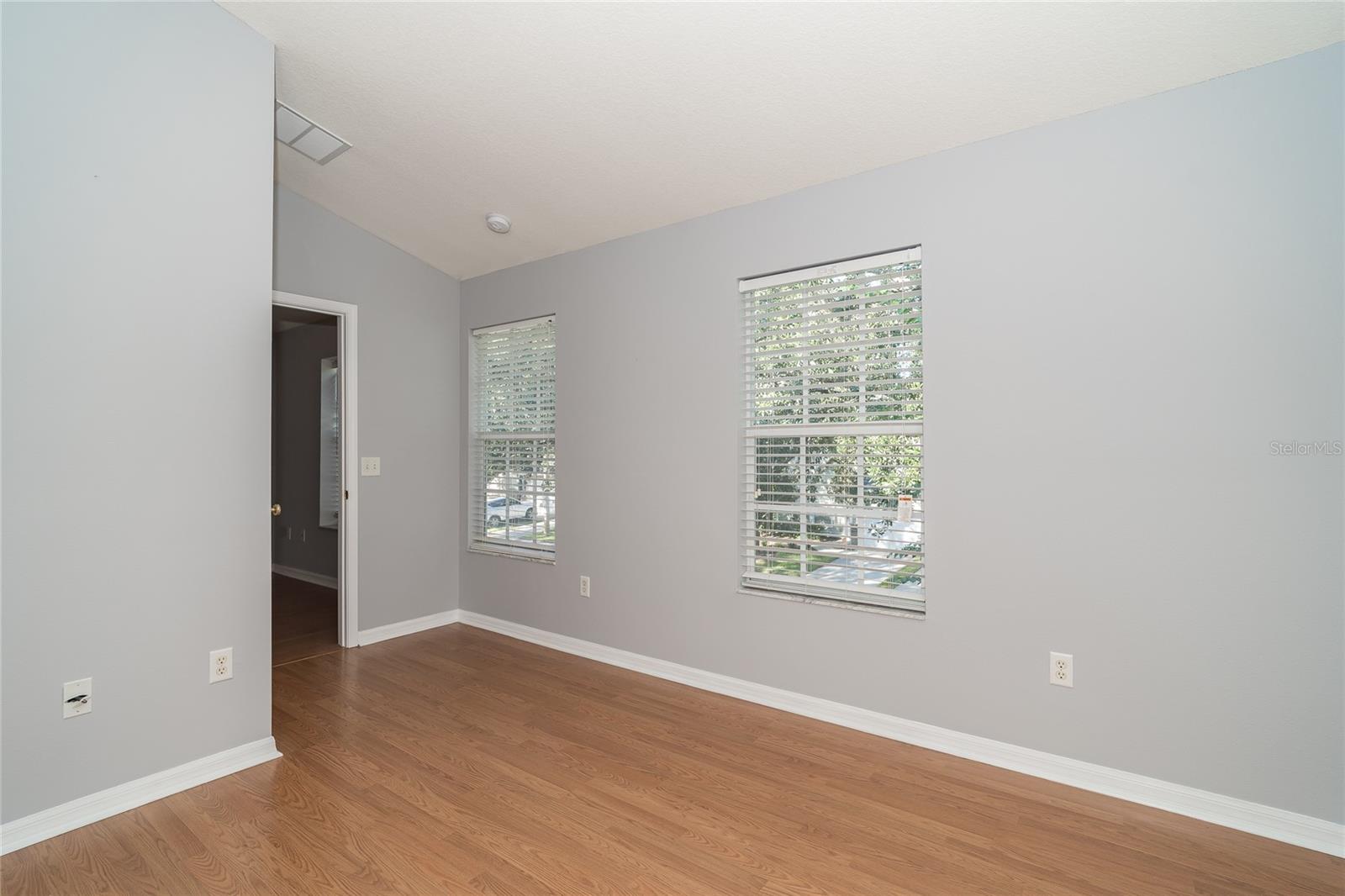 OAKWOOD TERRACE TWNHMS PHAS - Residential