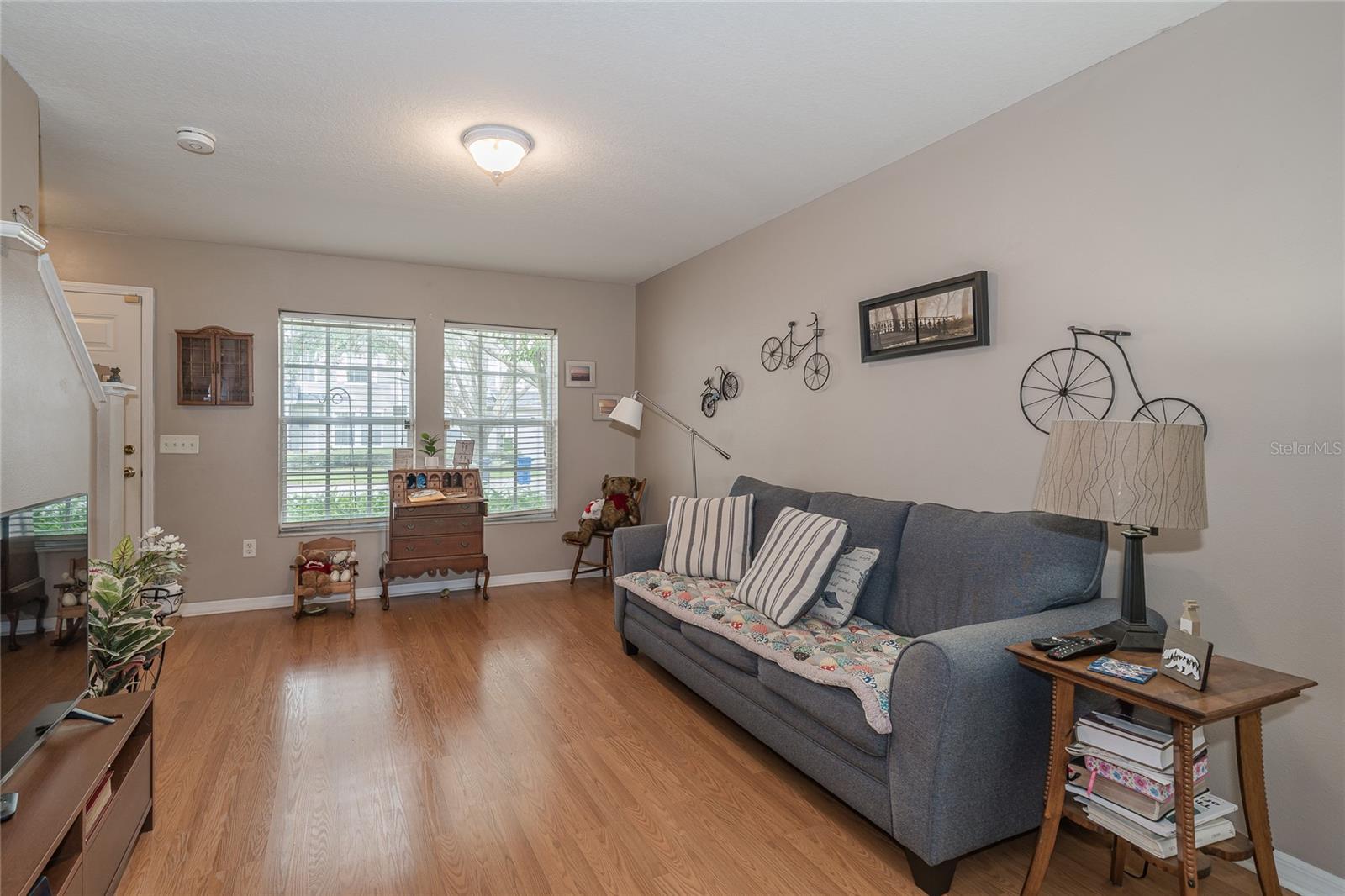 OAKWOOD TERRACE TWNHMS PHAS - Residential