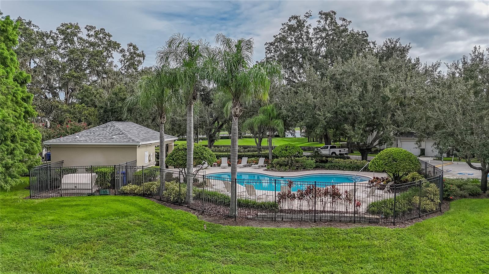 OAKWOOD TERRACE TWNHMS PHAS - Residential