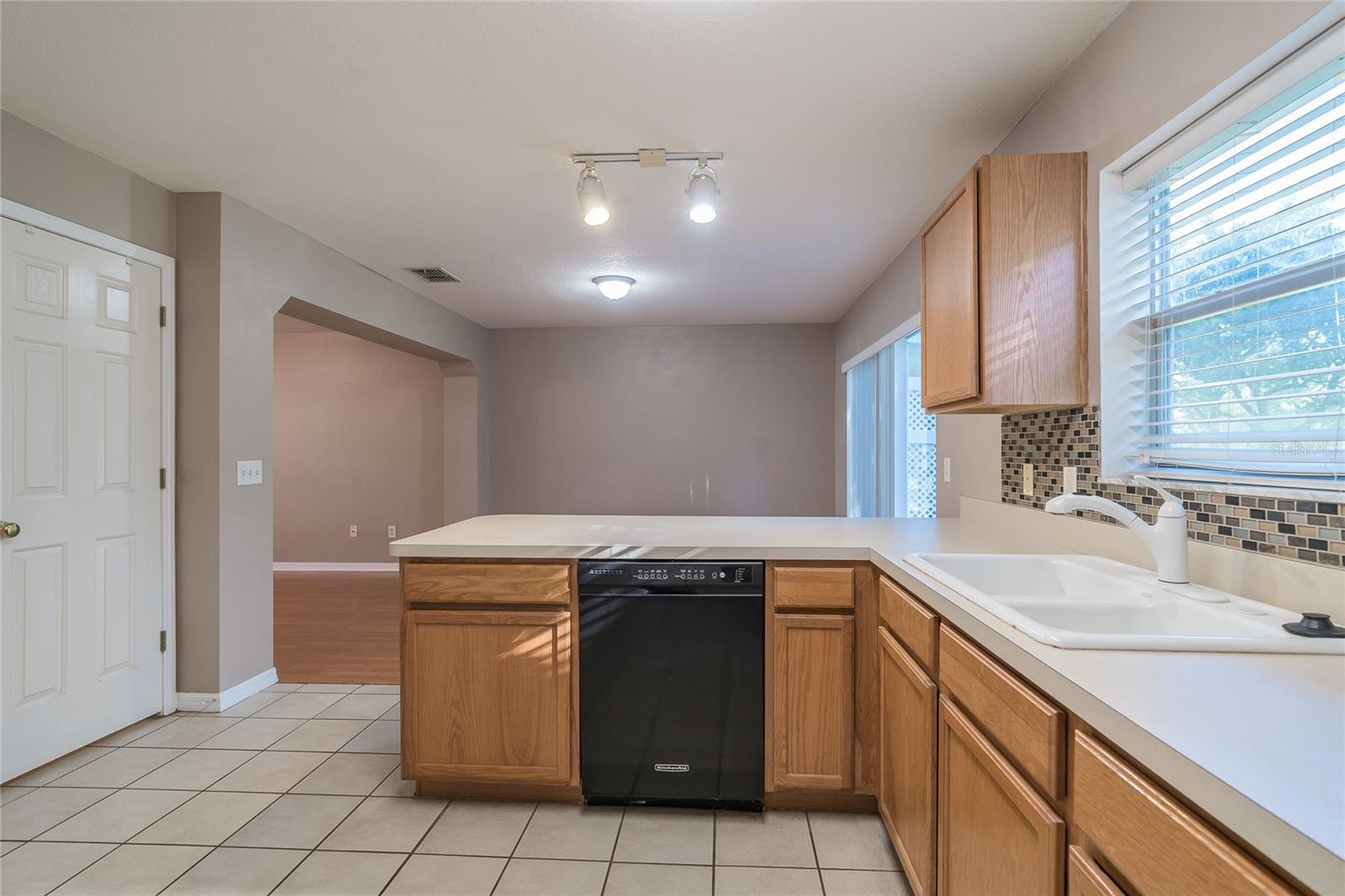 OAKWOOD TERRACE TWNHMS PHAS - Residential