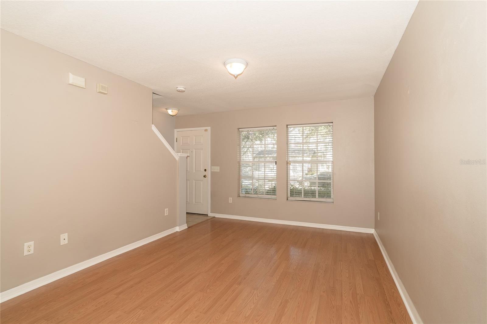 OAKWOOD TERRACE TWNHMS PHAS - Residential