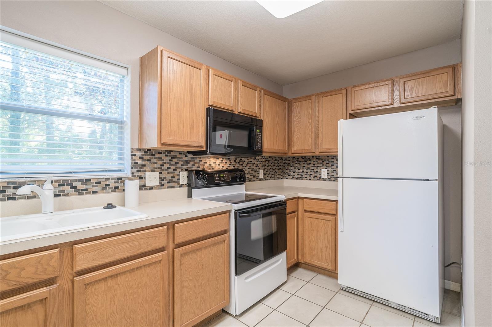 OAKWOOD TERRACE TWNHMS PHAS - Residential