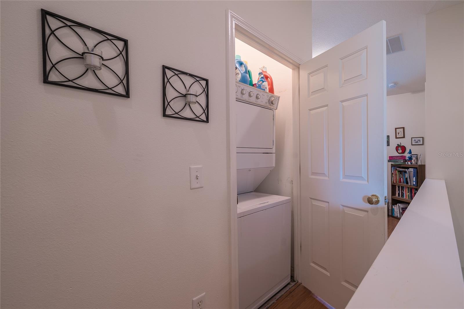 OAKWOOD TERRACE TWNHMS PHAS - Residential