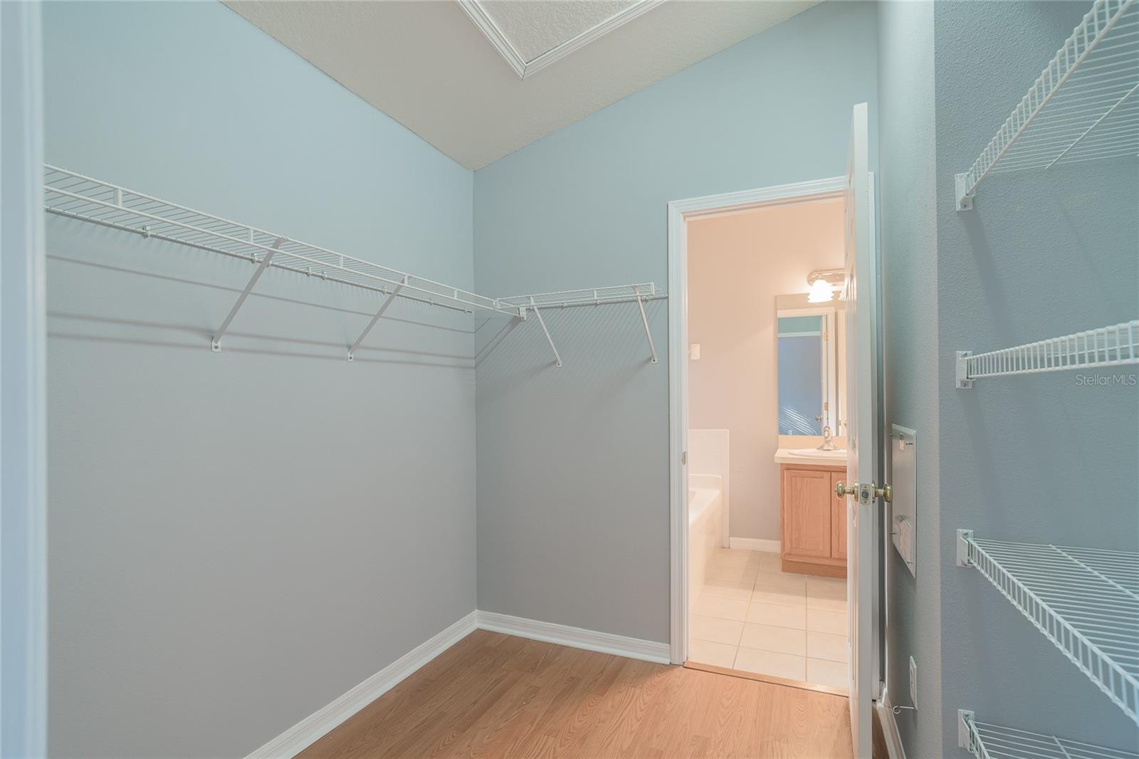 OAKWOOD TERRACE TWNHMS PHAS - Residential