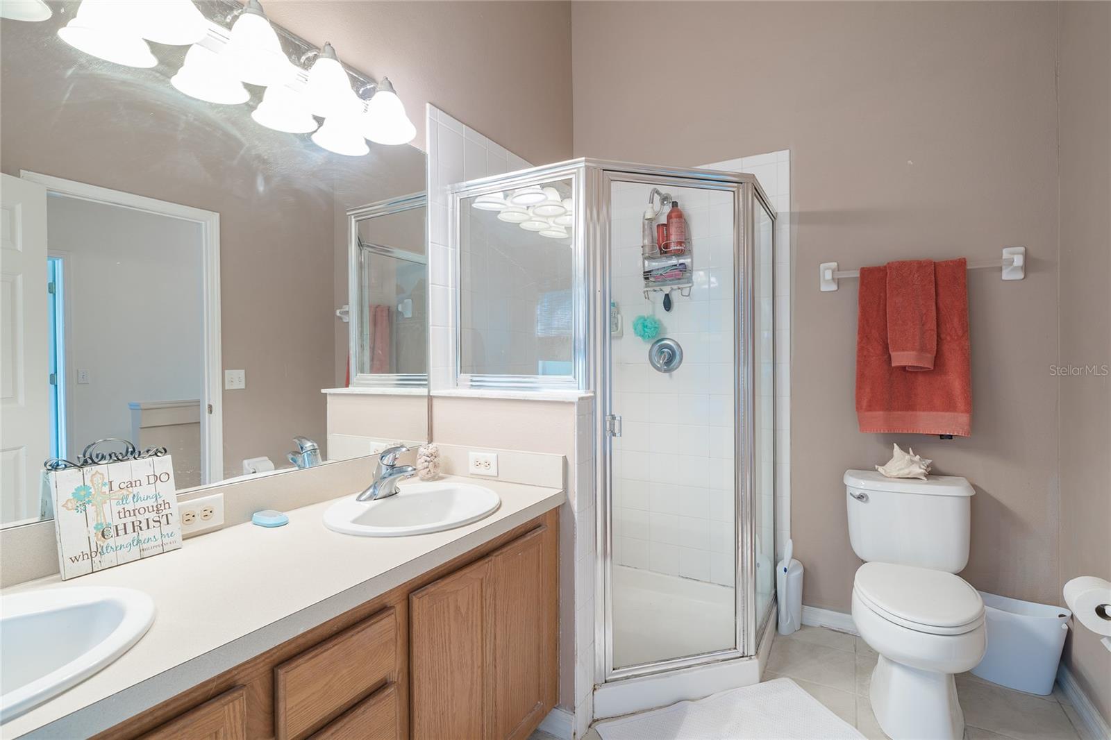 OAKWOOD TERRACE TWNHMS PHAS - Residential