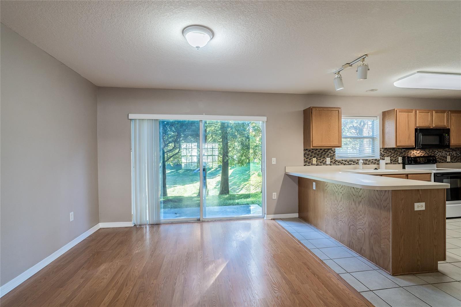 OAKWOOD TERRACE TWNHMS PHAS - Residential