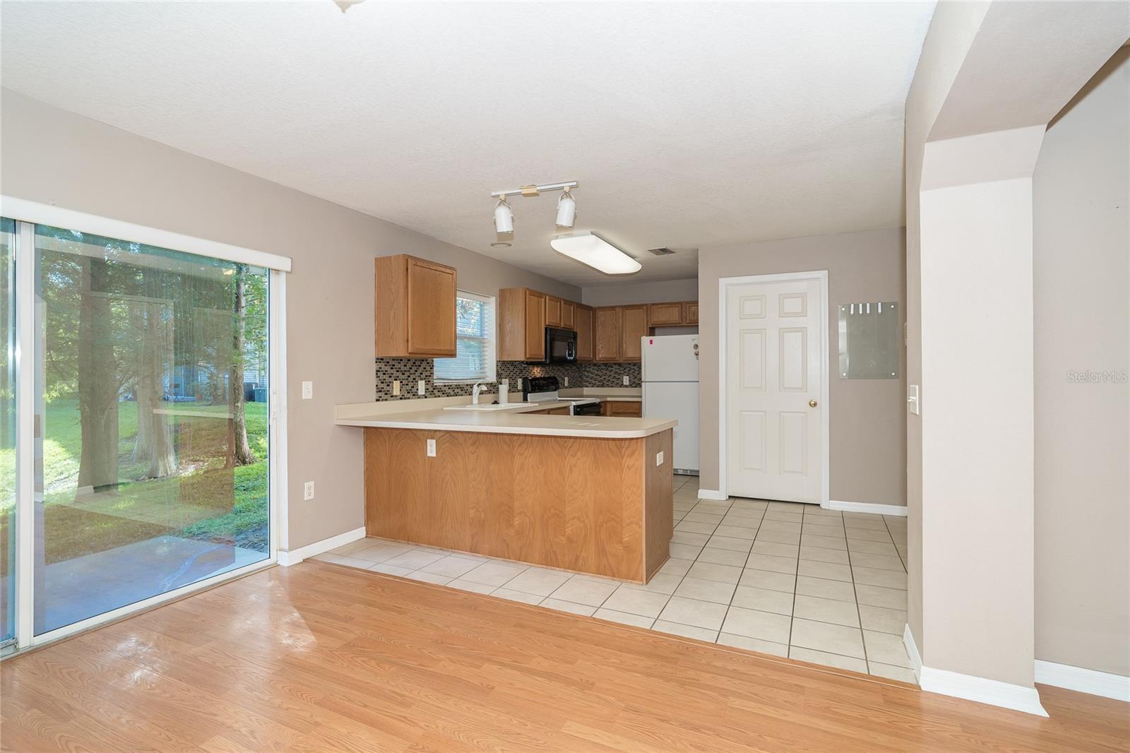 OAKWOOD TERRACE TWNHMS PHAS - Residential