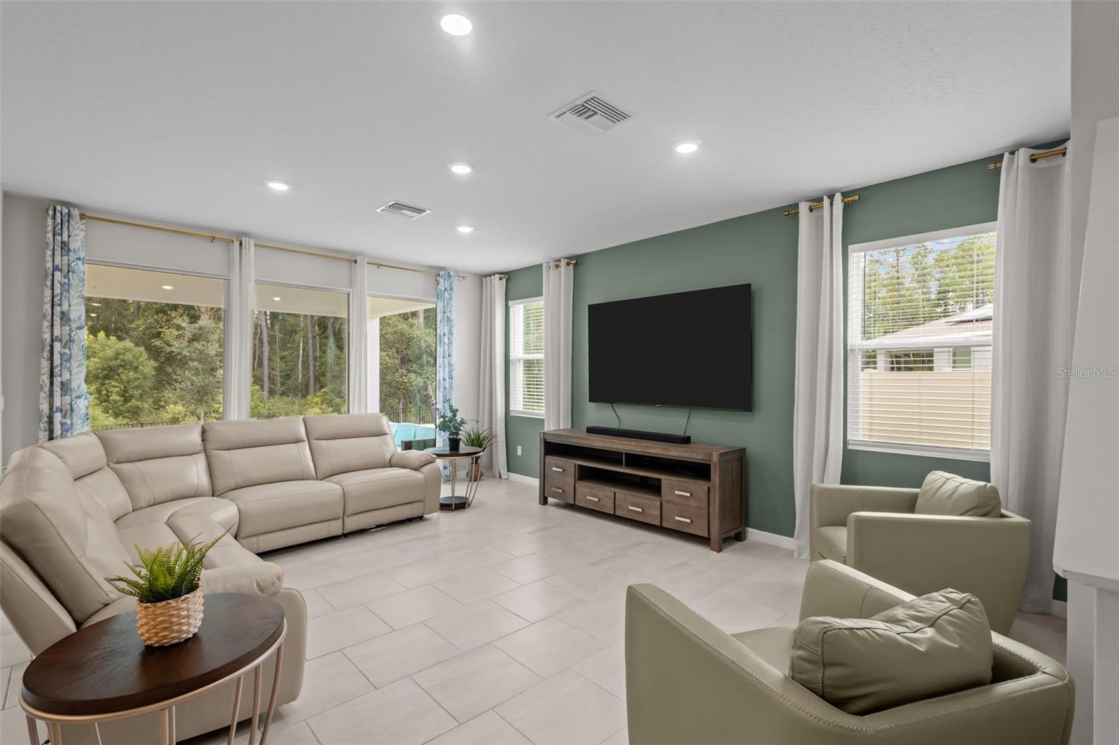 6847 DAINTREE COURT