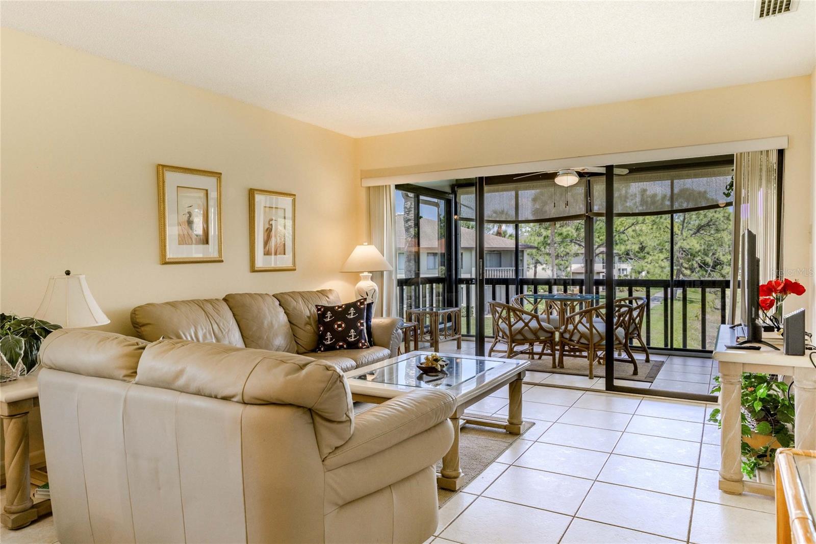 VILLAGE LAKE - Residential