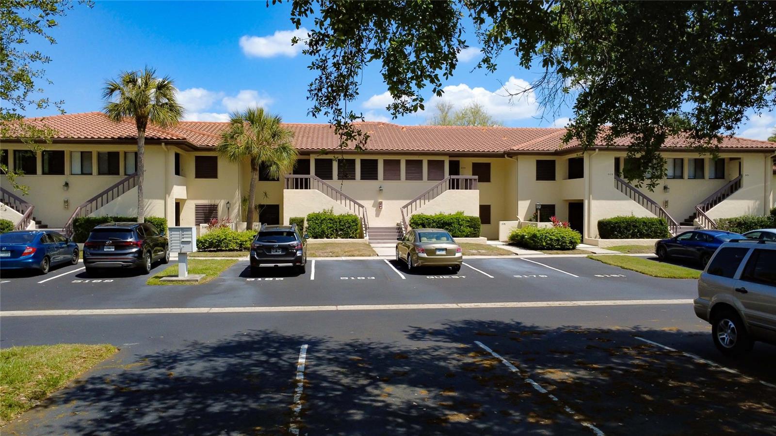 VILLAGE LAKE - Residential