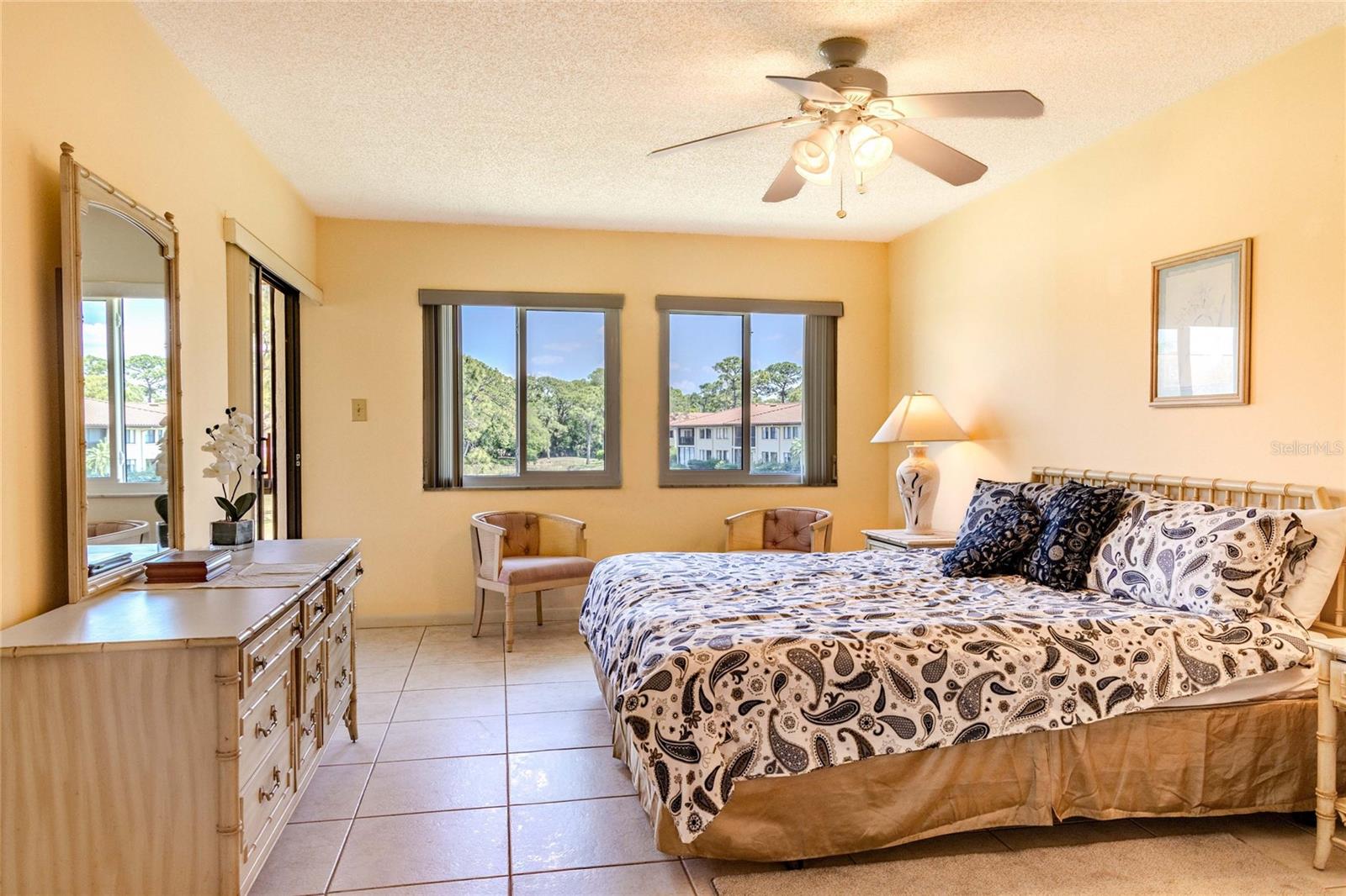VILLAGE LAKE - Residential