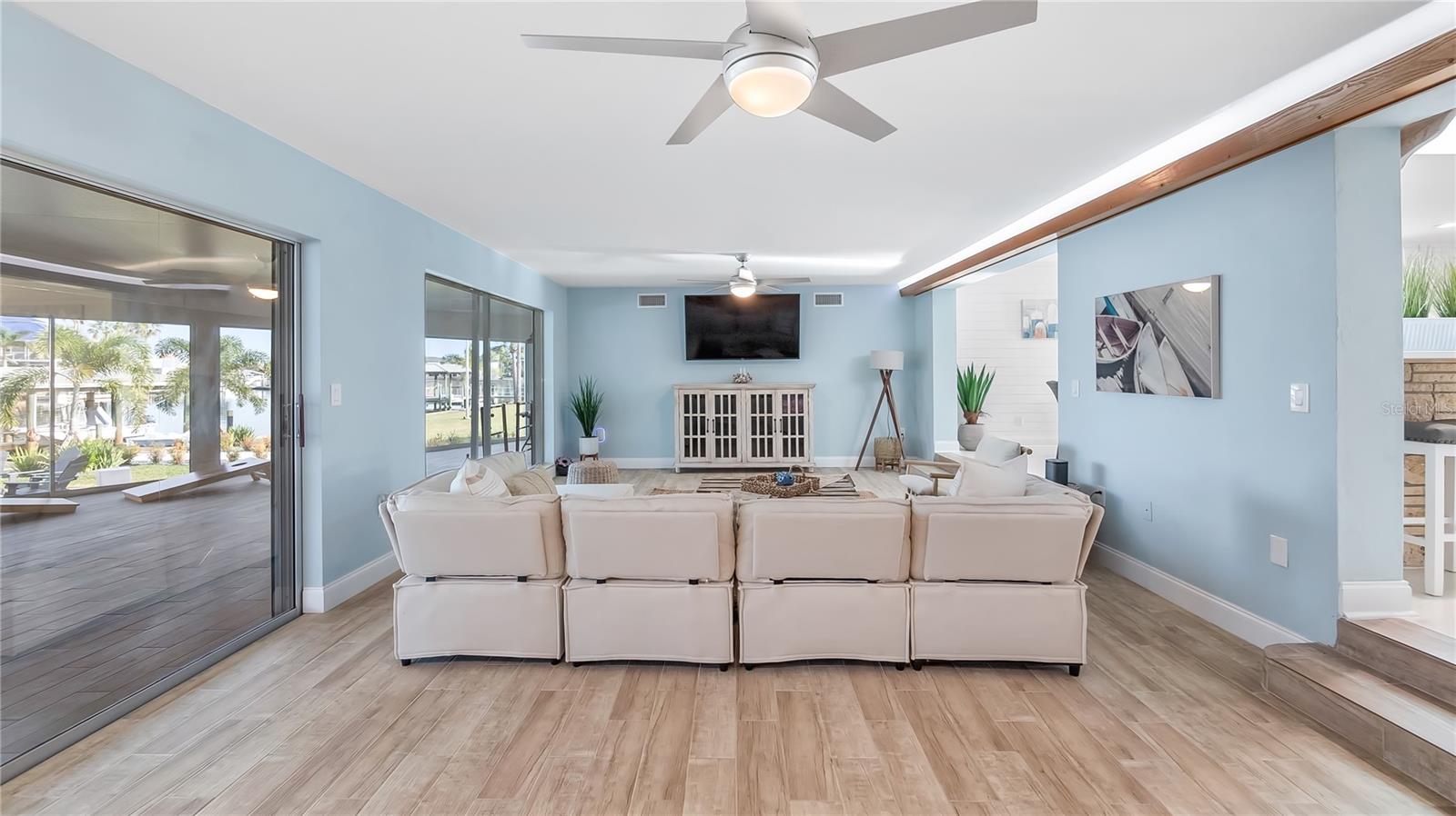 VENEZIA UNIT 01 - Residential