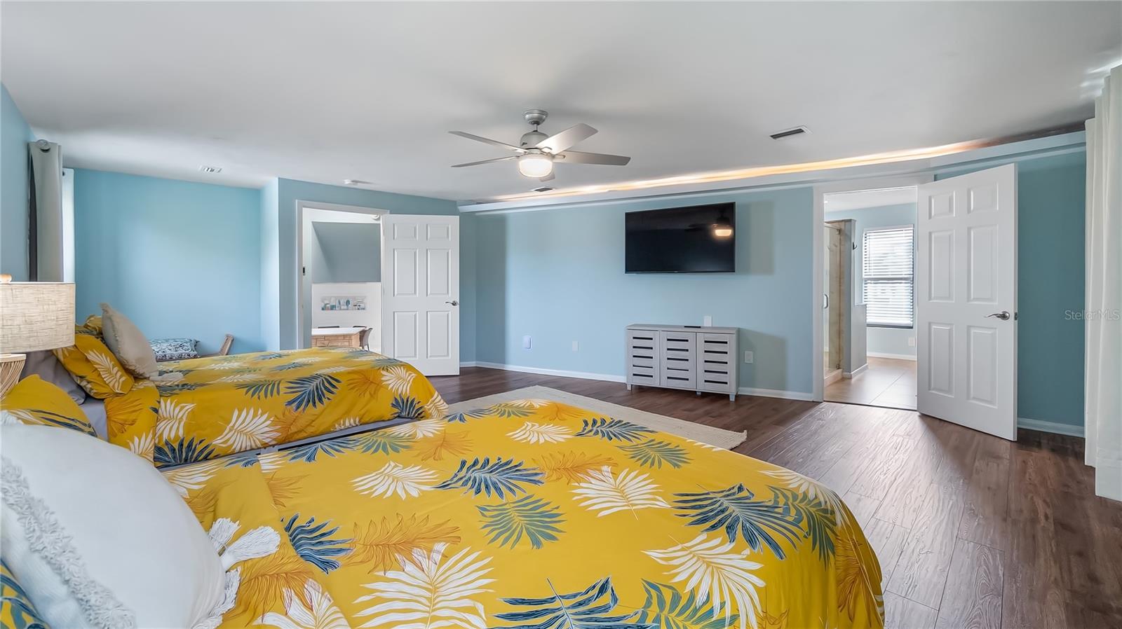 VENEZIA UNIT 01 - Residential