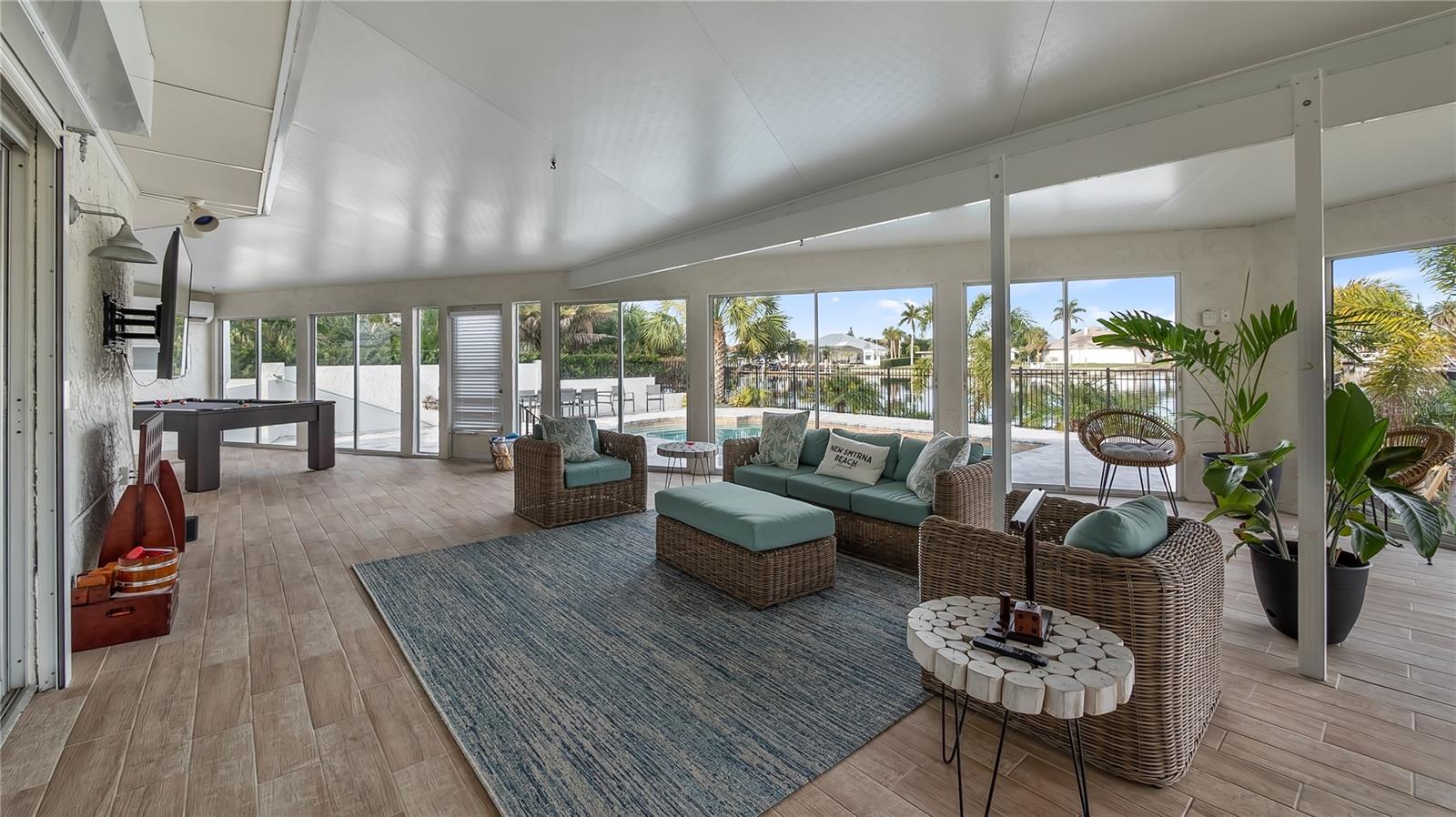 VENEZIA UNIT 01 - Residential