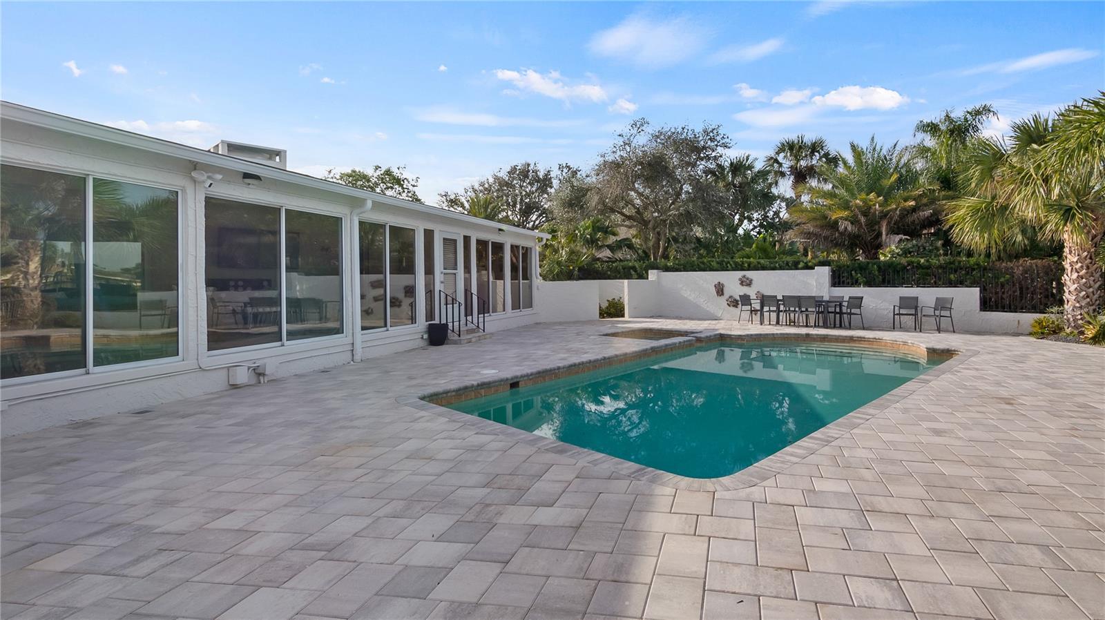 VENEZIA UNIT 01 - Residential