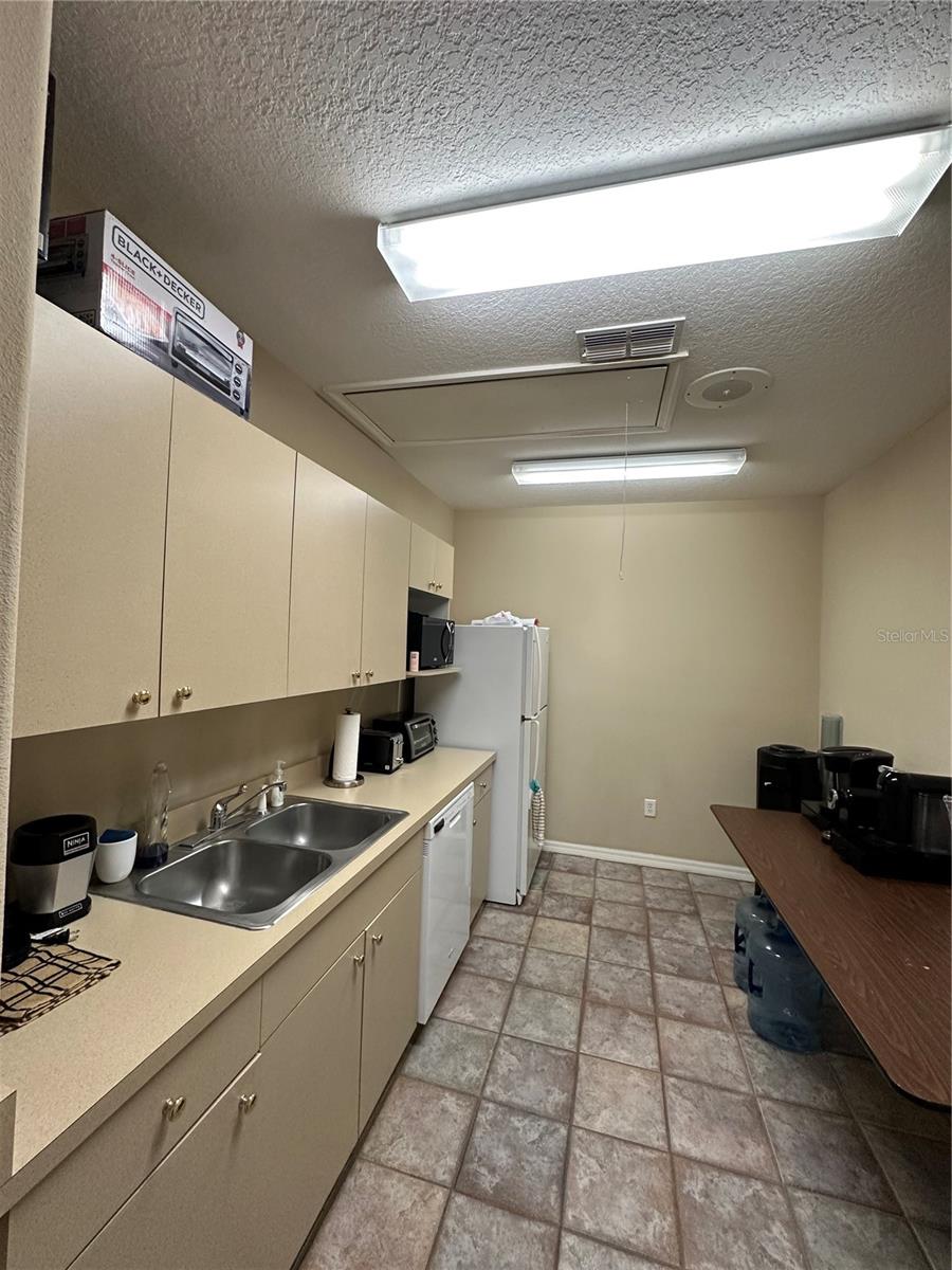 UNPLATTED - Commercial Lease