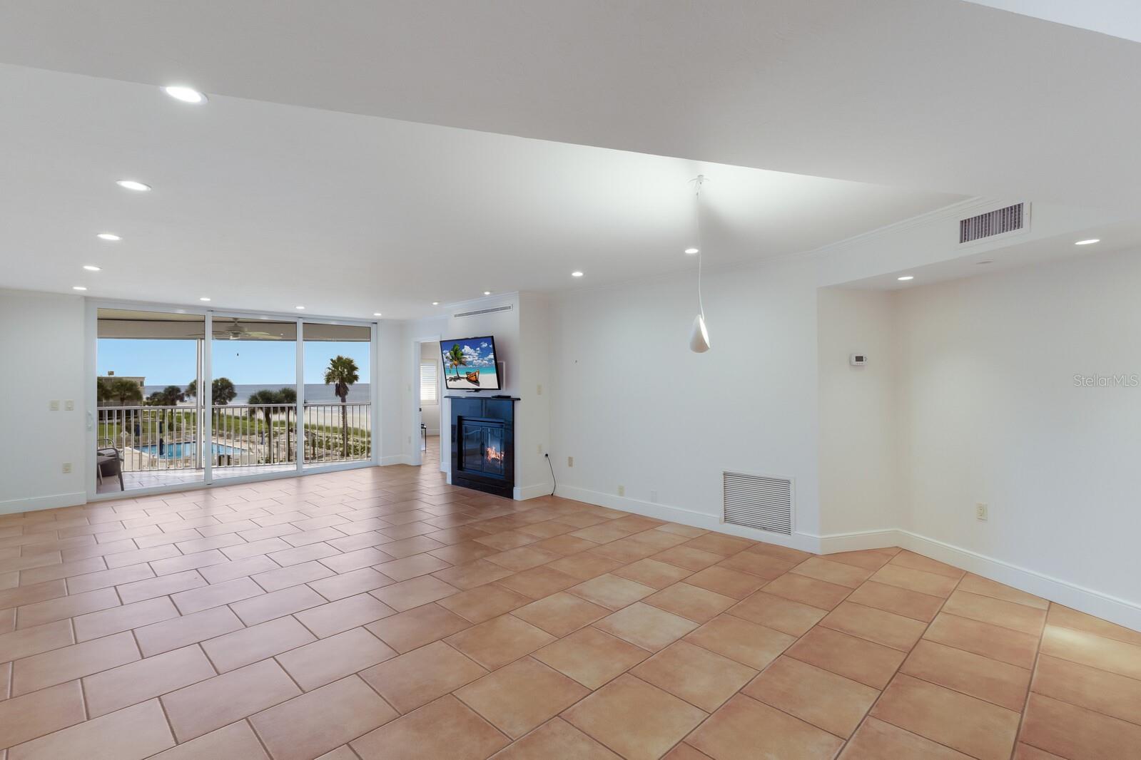 WESTCHESTER APTS - Residential