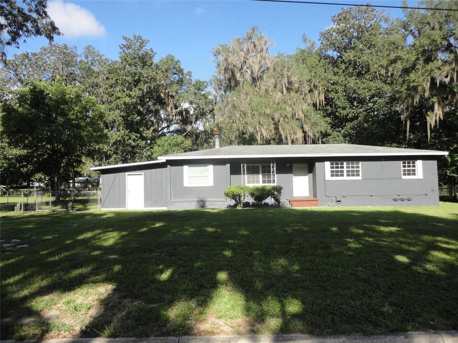 Nice 4 bedroom/2 Bathroom home in NE Gainesville. Close to Newnans Lake and Eastside High School. Home features a living room, dining room and storage area. Large backyard with patio to enjoy cook outs in. Washer and Dryer connections only. No Pets FIRM. Estimates 1327 SF.
Available : NOW
**Residents are enrolled in the Resident Benefits Package (RBP) for $39.95/month which includes renters insurance, HVAC air filter delivery (for applicable properties), credit building to help boost your credit score with timely rent payments, $1M Identity Protection, move-in concierge service making utility connection and home service setup a breeze during your move-in, our best-in-class resident rewards program, and much more! More details upon application. **