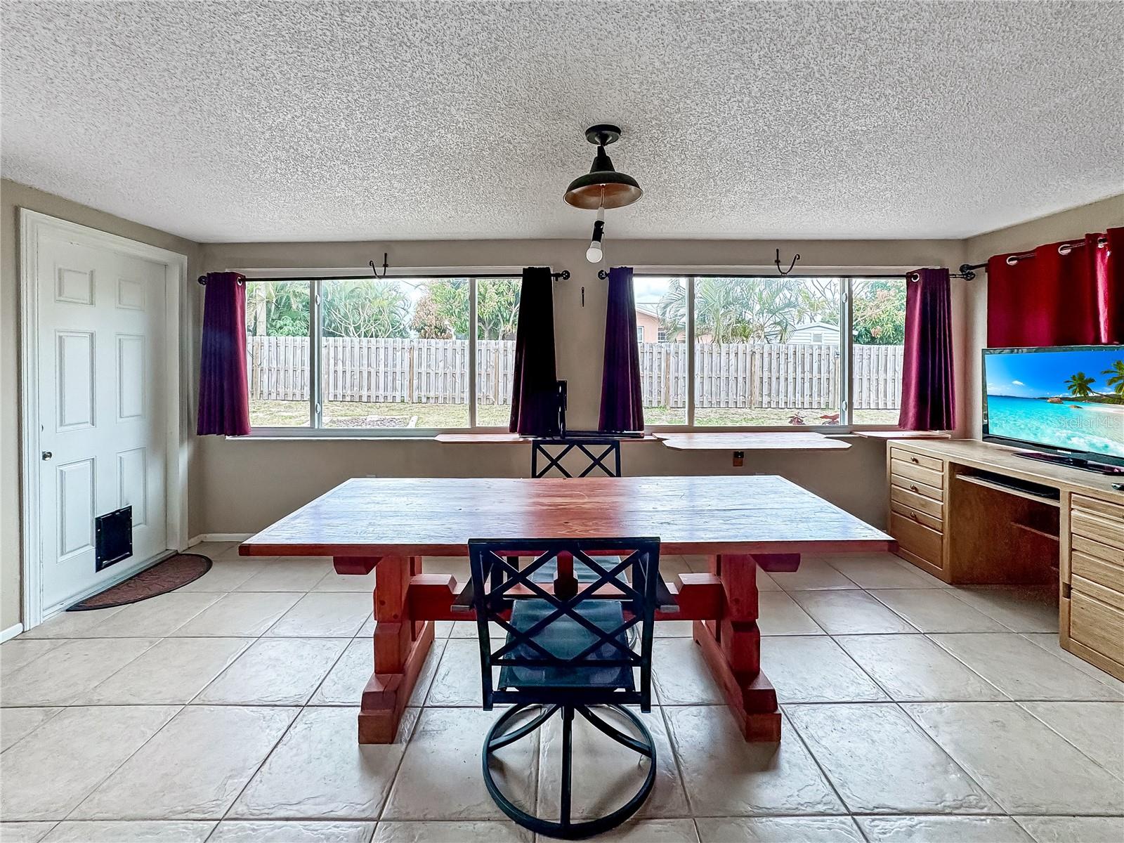 SOUTH VENICE - Residential