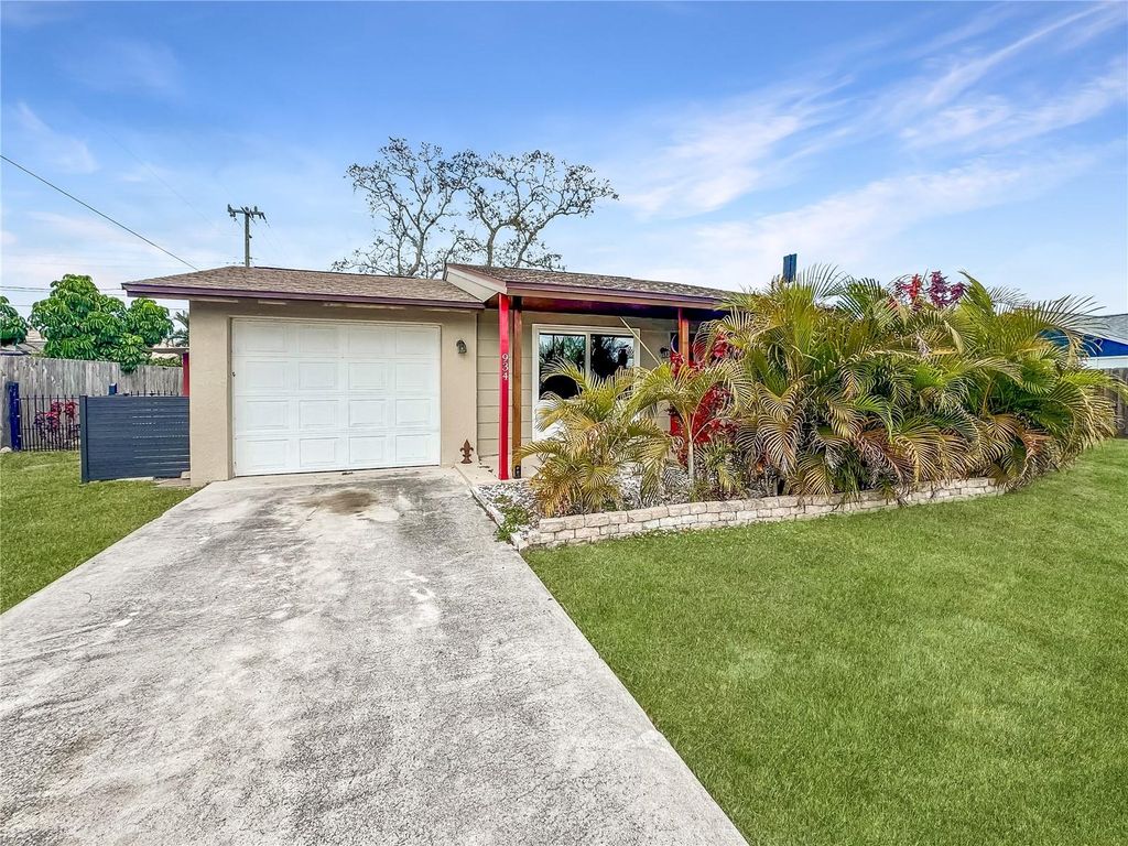 Photo of 934 Fundy Road, Venice, FL 34293 (MLS # N6143630)