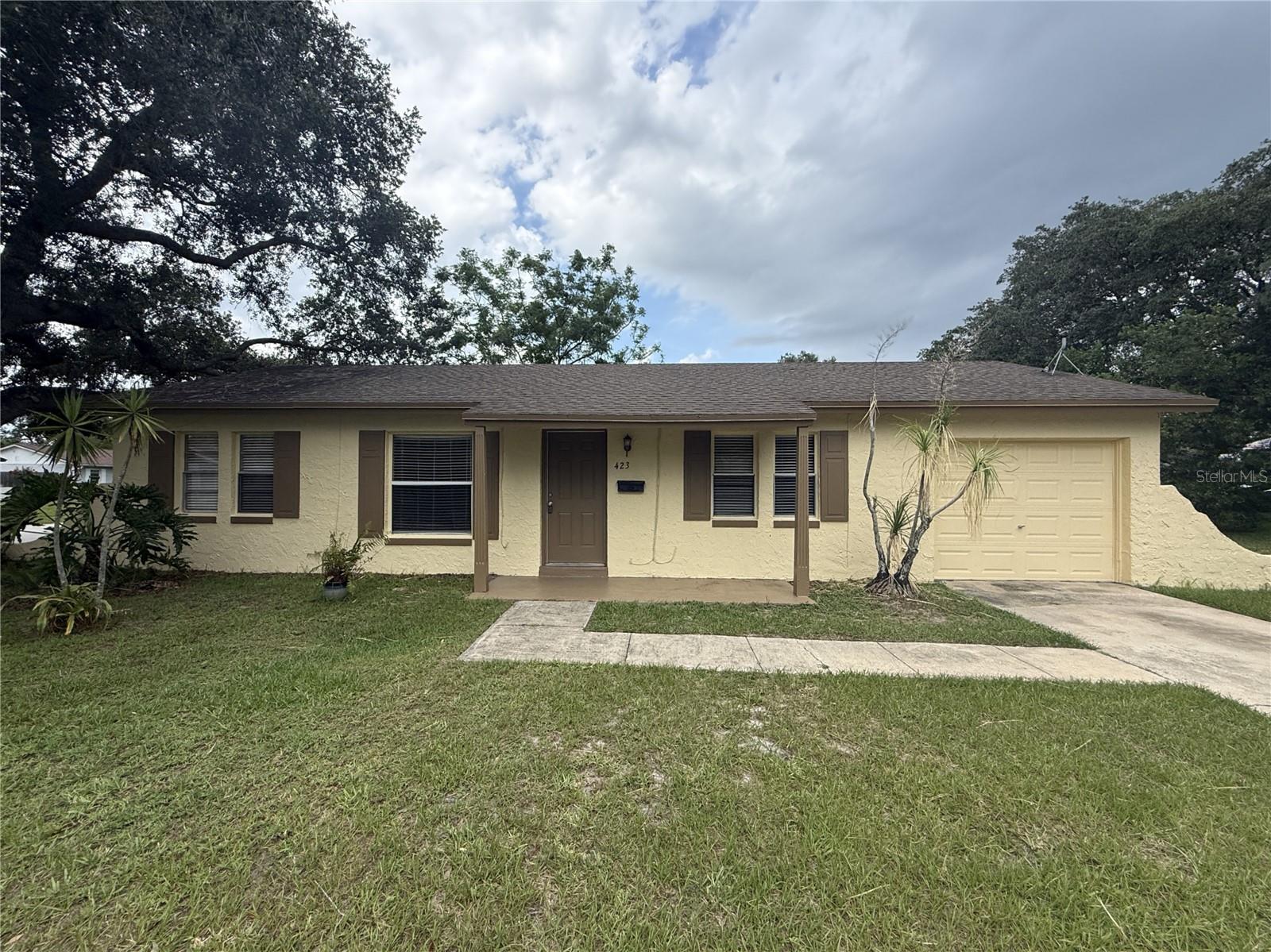 Photo 1 of 11 — 423 LONGWOOD CIRCLE, LONGWOOD, FL 32750