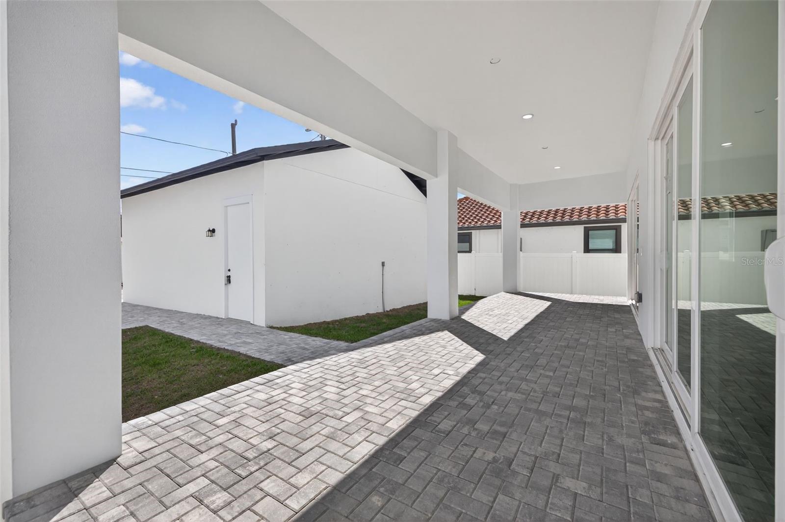 CRESCENT HEIGHTS - Residential