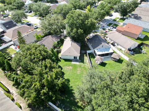 A home in VALRICO