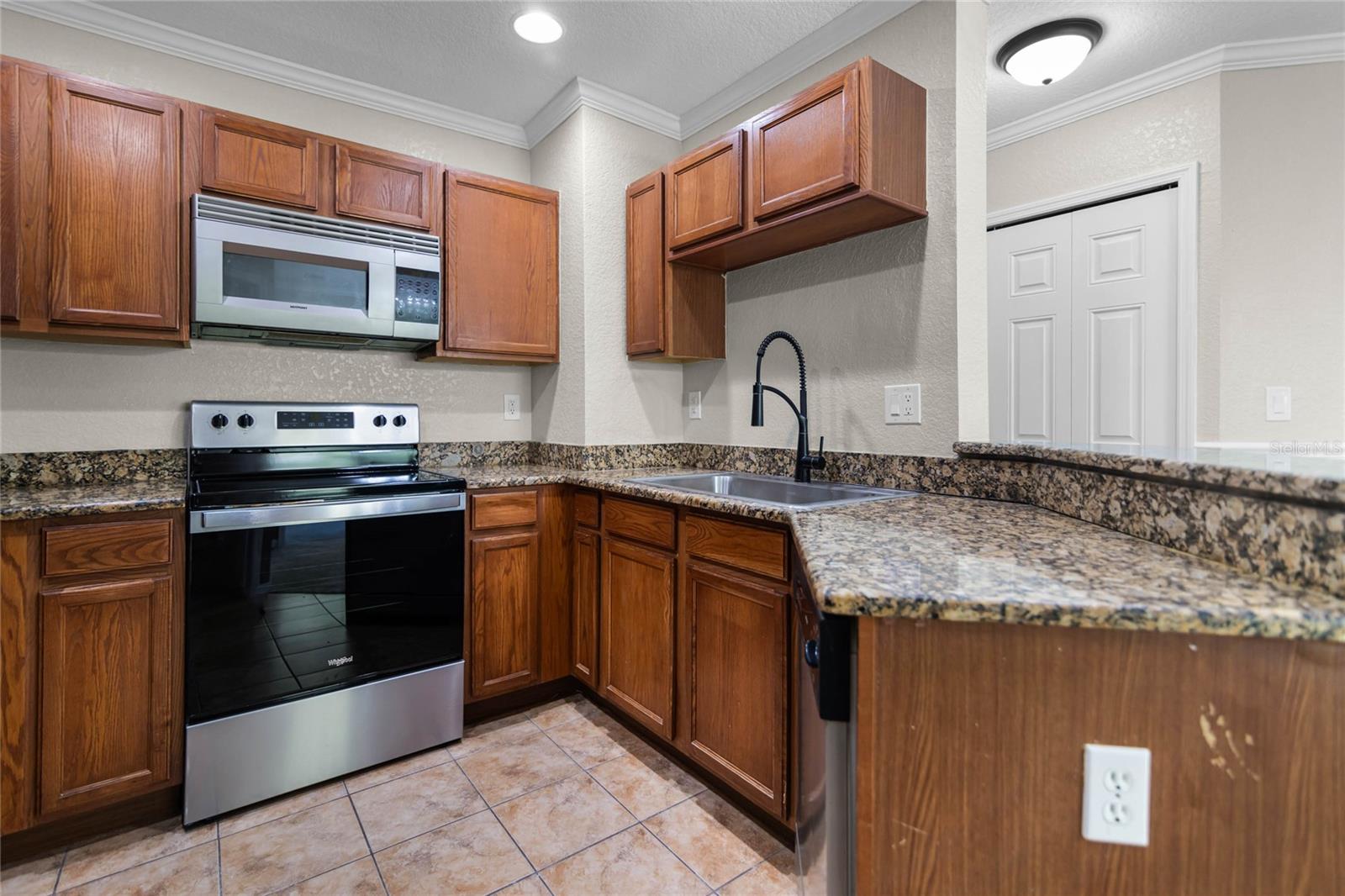 PALM POINTE I CONDO - Residential