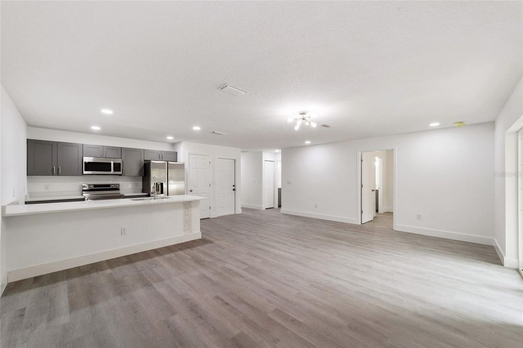 Photo of 7023 SE 23rd Avenue, Ocala, FL 34480 (MLS # OM722304)