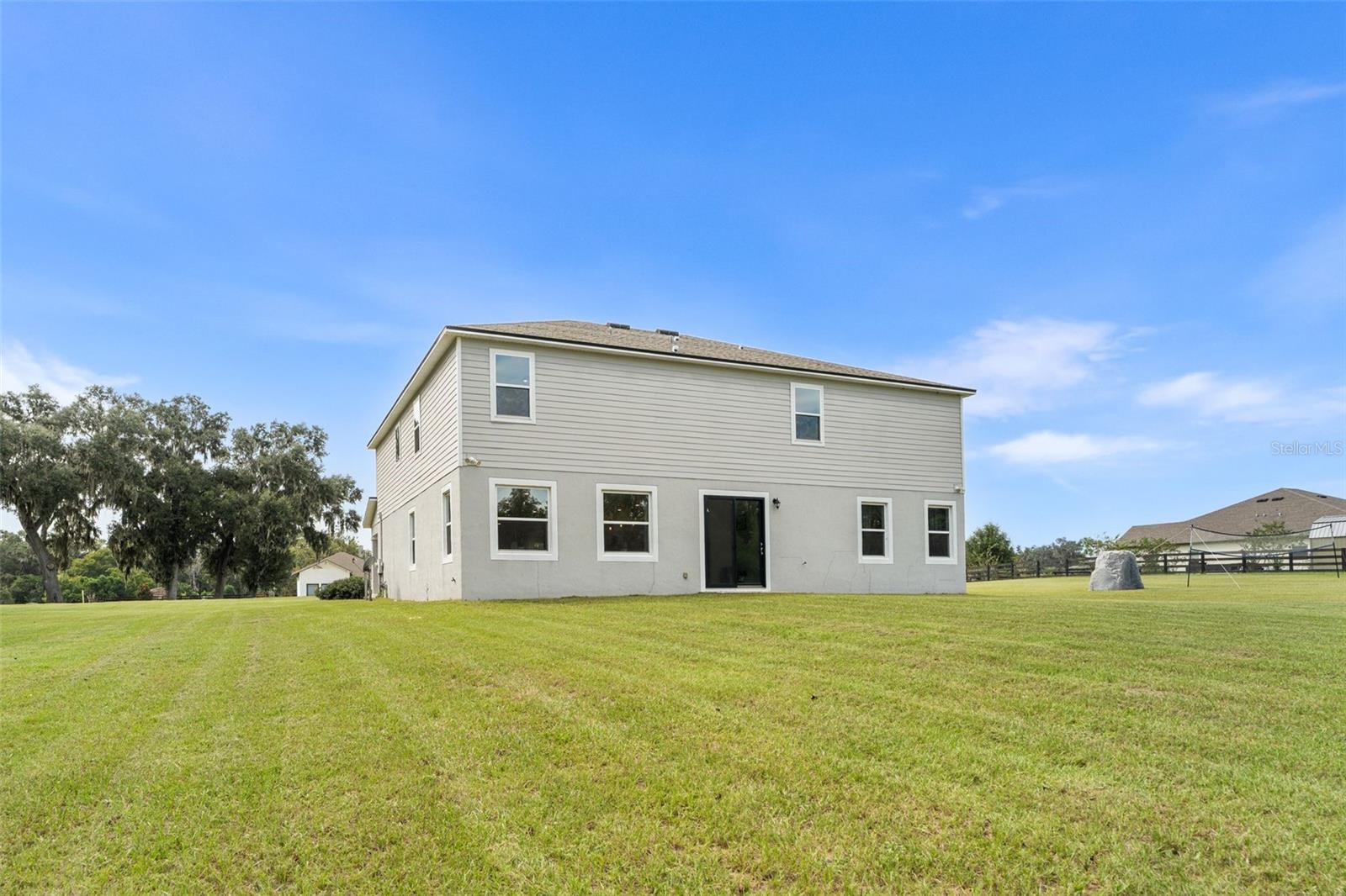 HALF MOON STATION - Residential