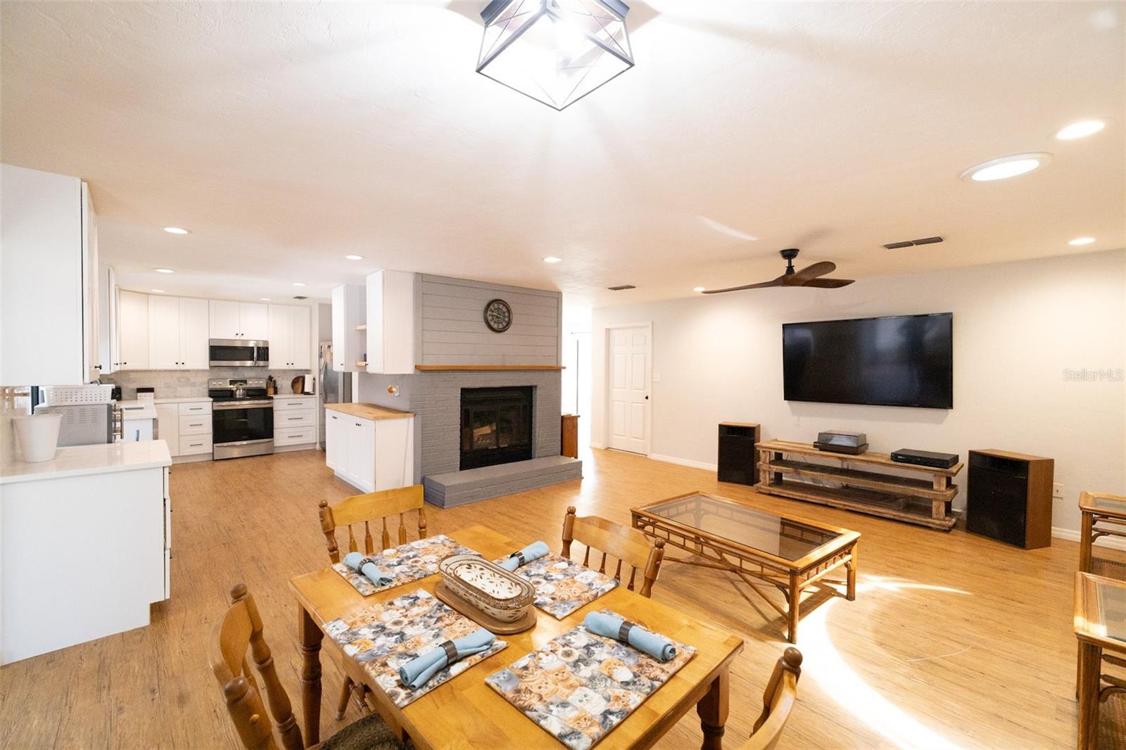 BENWOOD ESTATES UNIT 2 - Residential