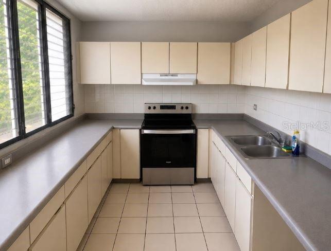 3A BEVERLY HILLS COURT B-5
