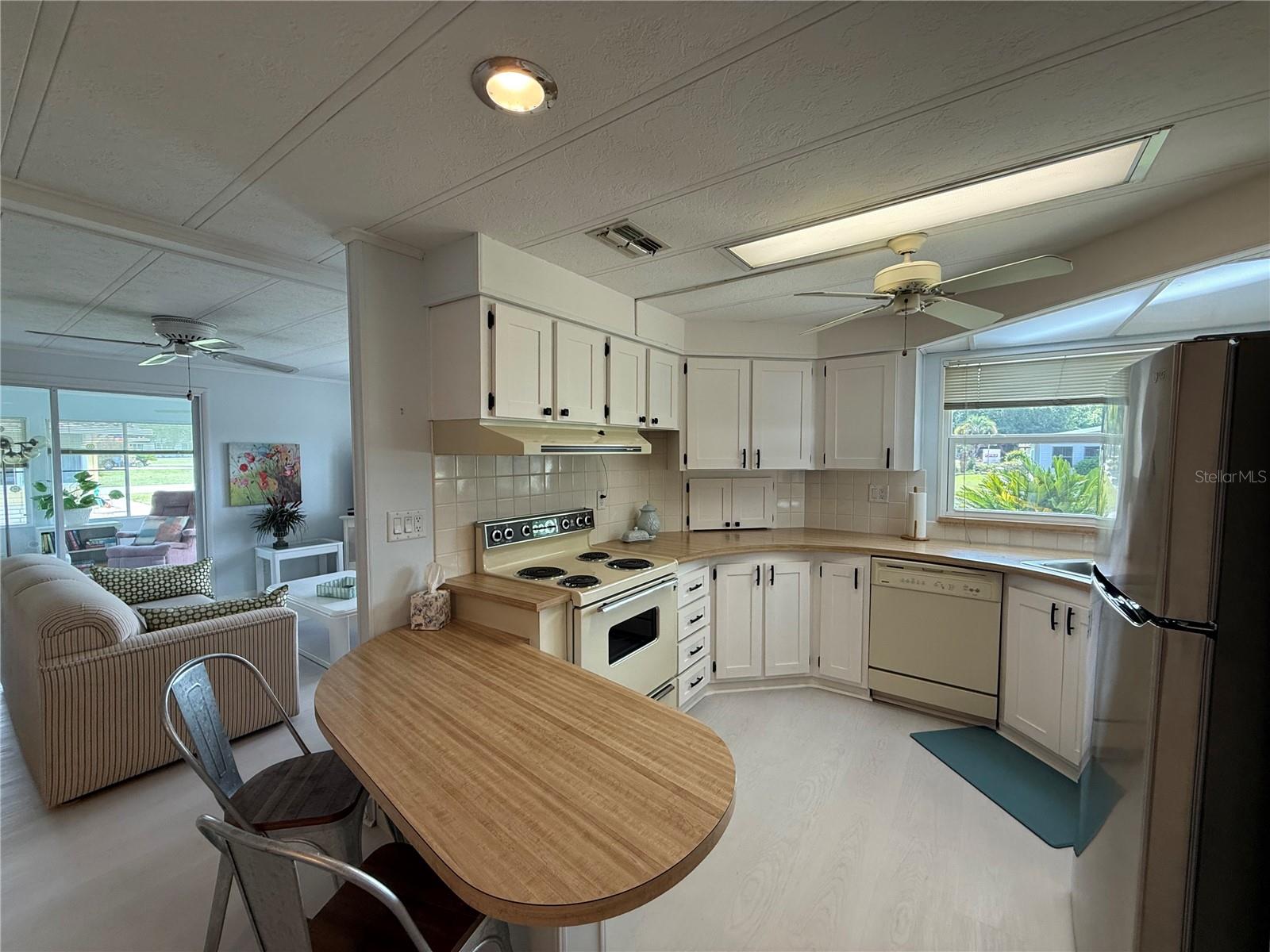 CONTINENTAL CAMPER RESS INCORP - Residential