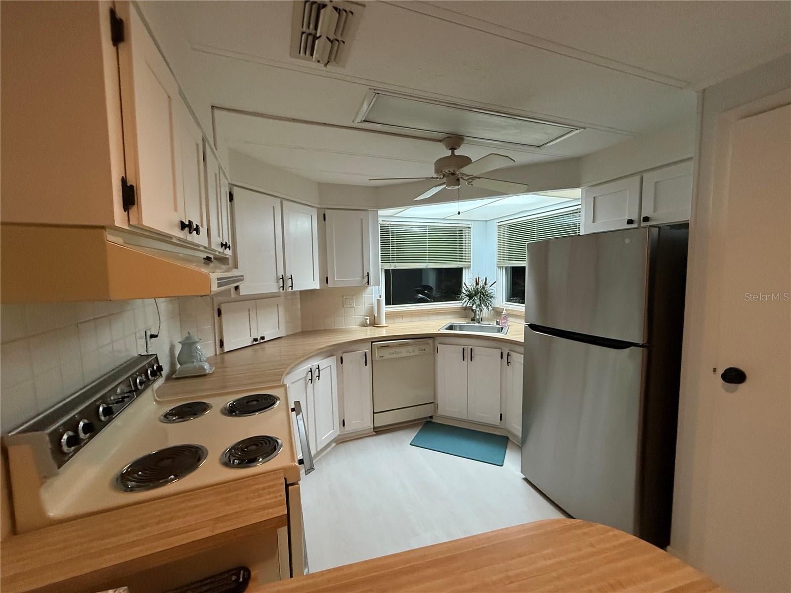 11 N BOBWHITE ROAD