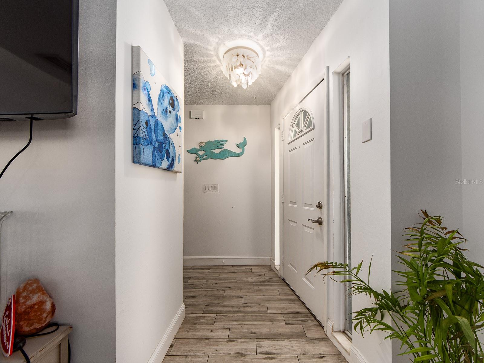 2331 ROBYN COURT