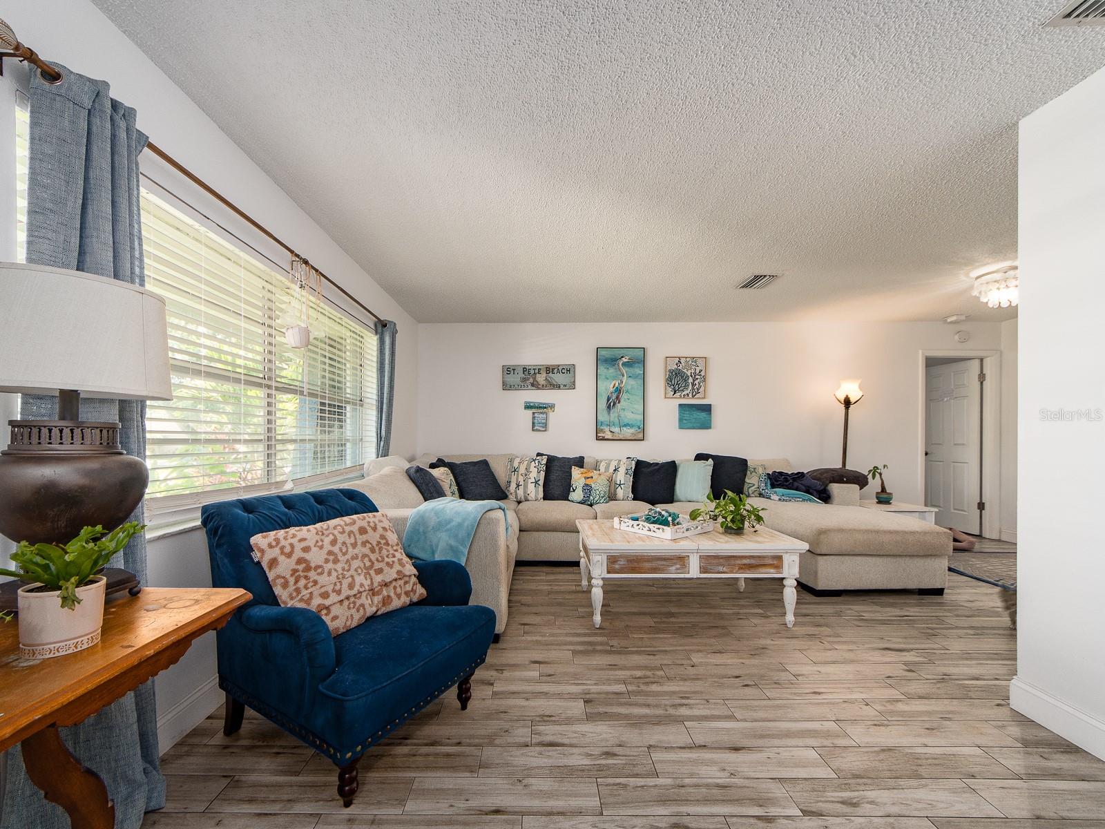 2331 ROBYN COURT