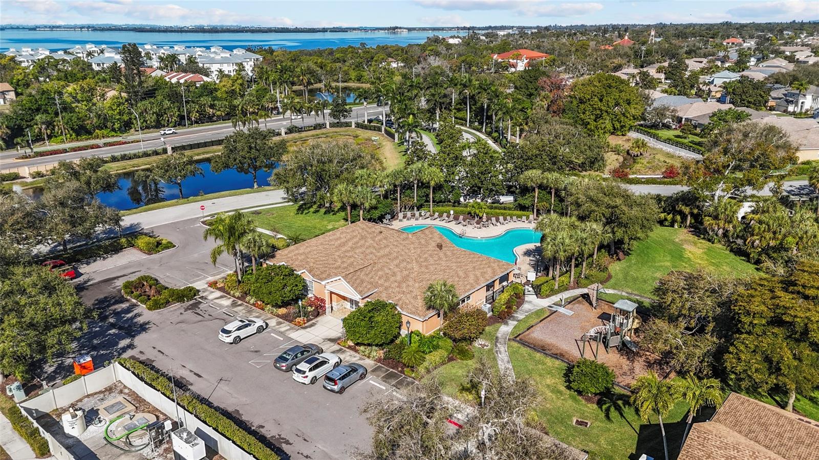 PALMA SOLA TRACE - Residential